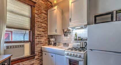 Klassinen puutyö & yksityiskohdat vuonna 1912 Colonial!