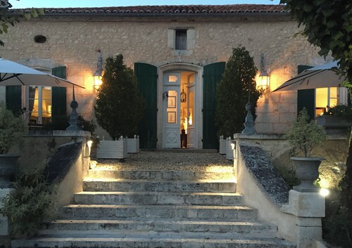 Luxury Villa with pool, spa, gym. 20% DISCOUNT ON ALL REMAINING WEEKD .