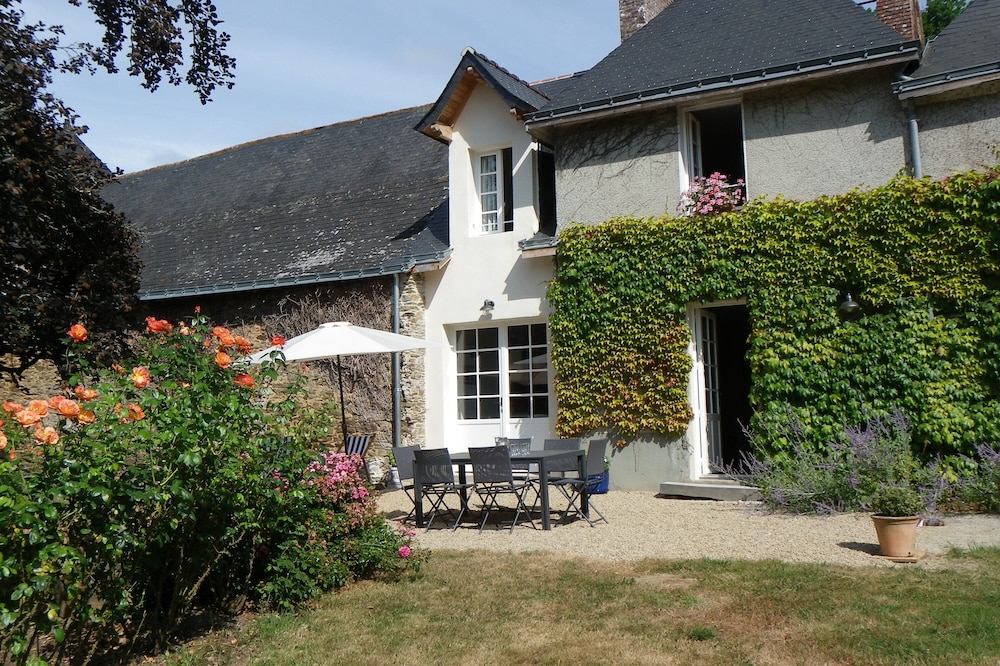 Gîte du Val d'Erdre in a charming property on the banks of the Erdre