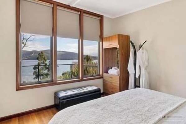 Room - The Beach House- stunning views and private hot tub (Dover)