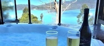The Beach House- stunning views and private hot tub