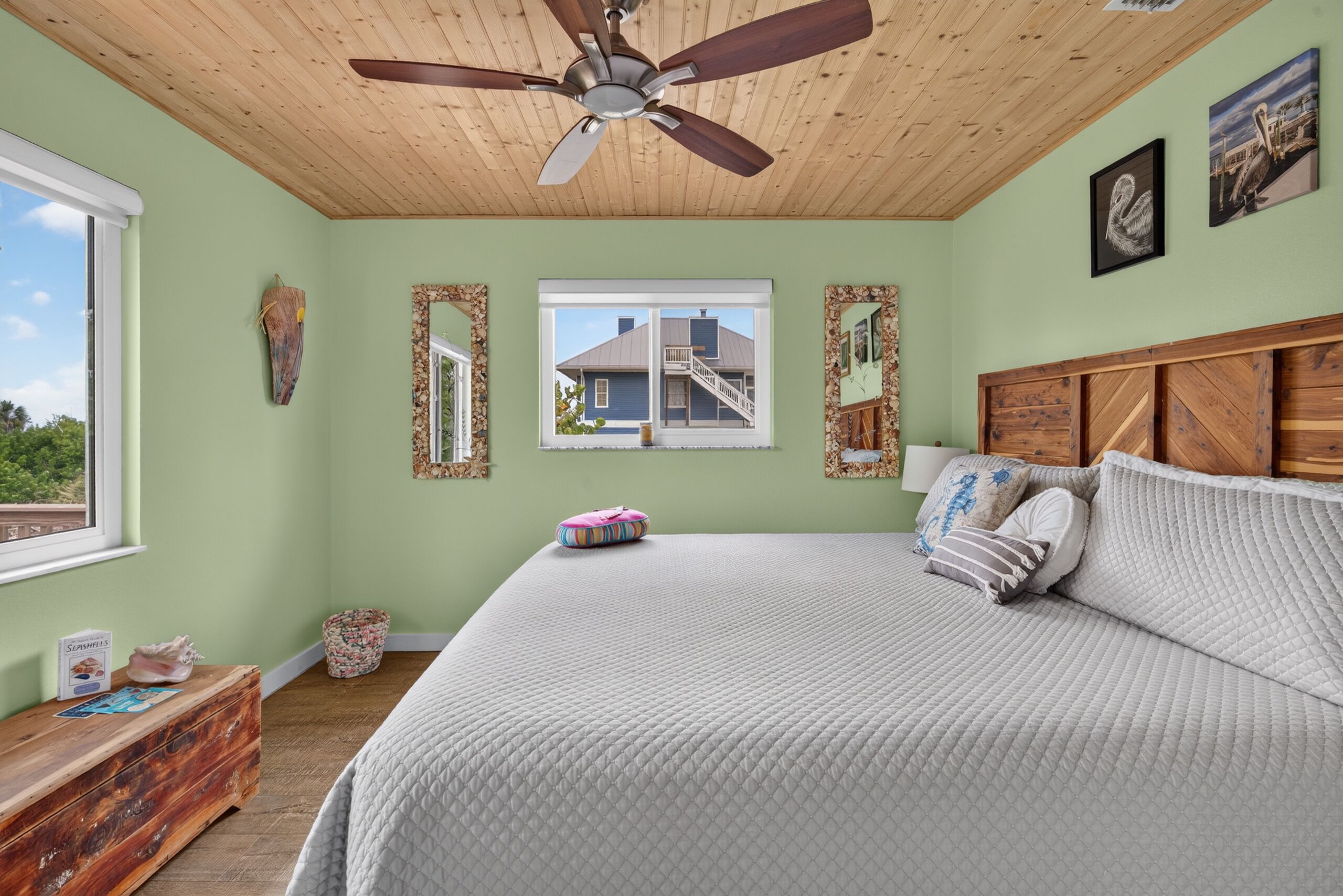 2 bedrooms, desk, iron/ironing board, free WiFi