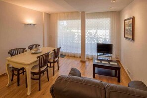 Dining - Penthouse with large terrace in the heart of Girona (Girona)