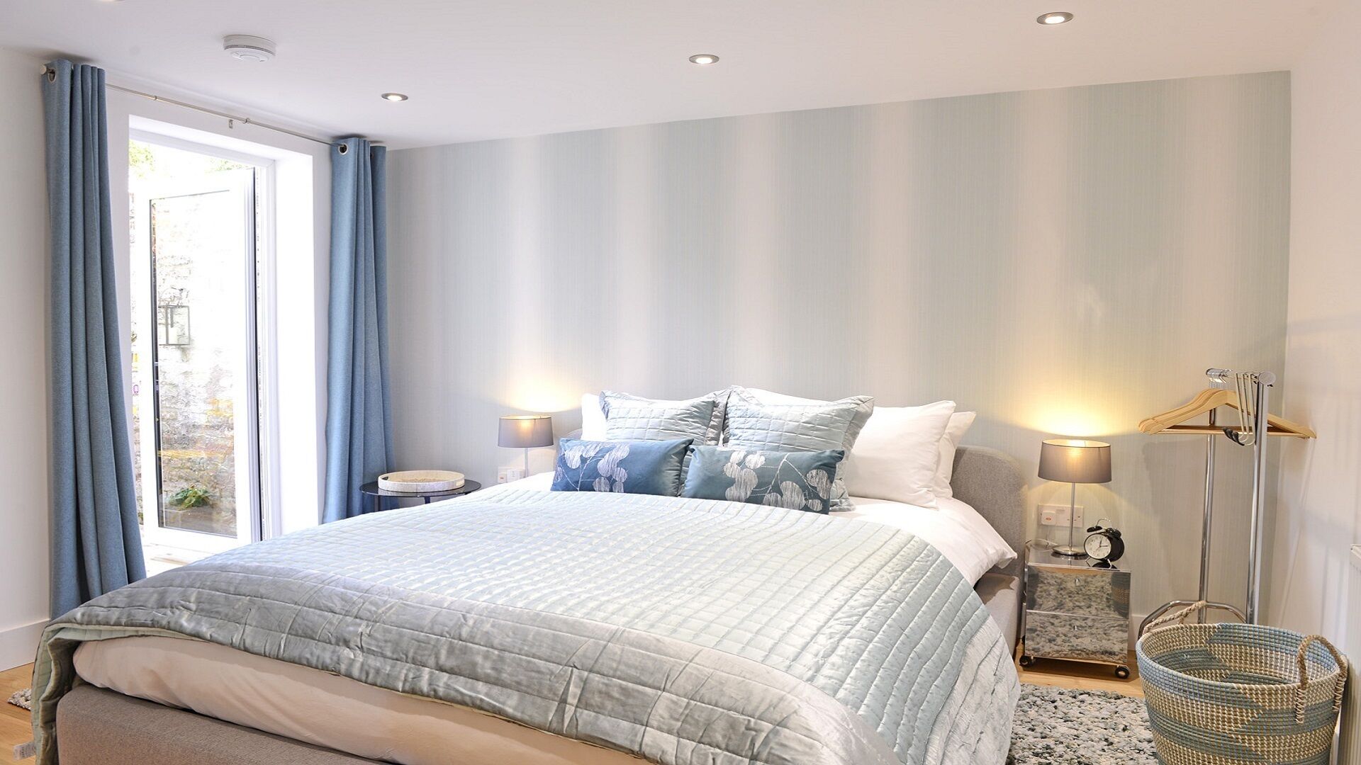 1 soverom, strykejern/-brett, wi-fi (inkludert) og sengetøy