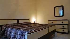 4 bedrooms, iron/ironing board, free WiFi