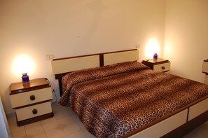 4 Schlafzimmer, Bügeleisen/Bügelbrett, kostenloses WLAN