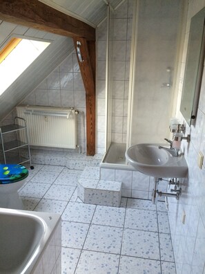 Towels, toilet paper - Top floor - apartment (Eberswalde)