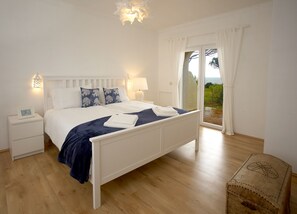 4 chambres, fer et planche à repasser, Wi-Fi, draps fournis