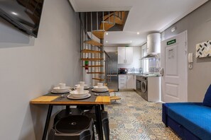 Dining - Townhouse near Plaza Castilla - Apartment CUZCO (Madrid)