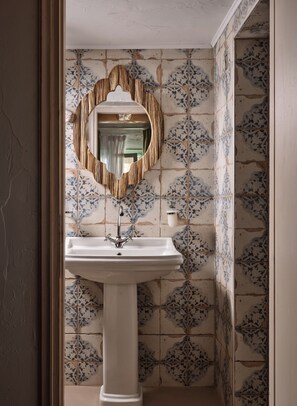 Bruser, hårtørrer, håndklæder