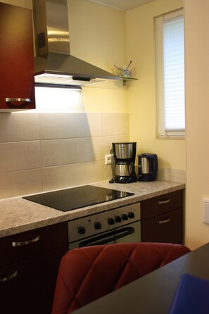 Kühlschrank, Ofen, Herdplatte, Geschirrspüler