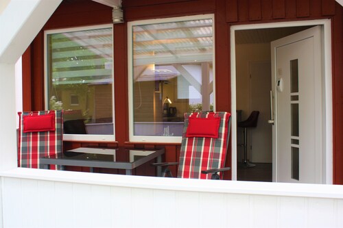 Bungalow „Morgenrot", 250m bis zur Müritz + private Steganlage