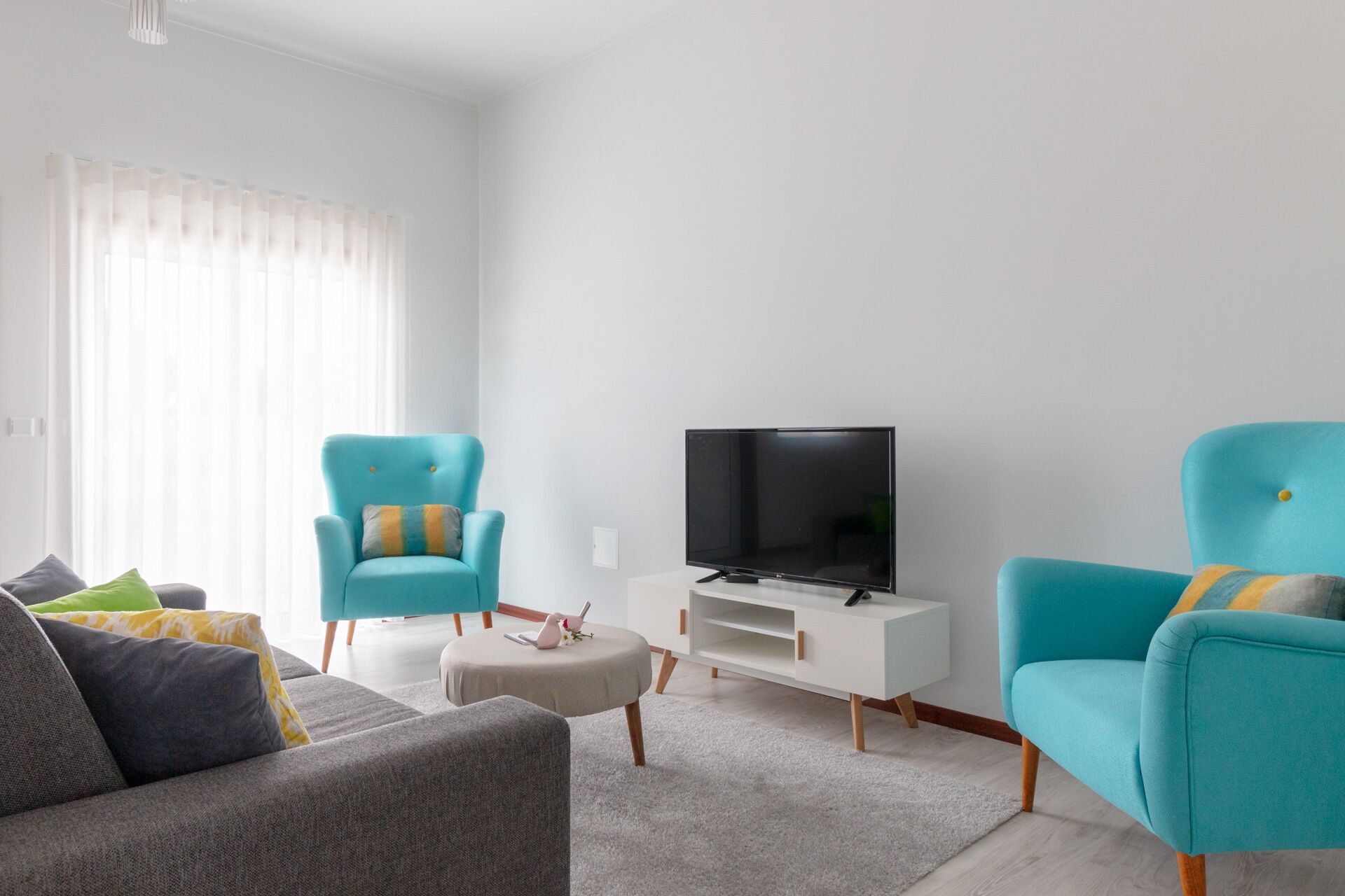 Between the countryside, the beach and the city.