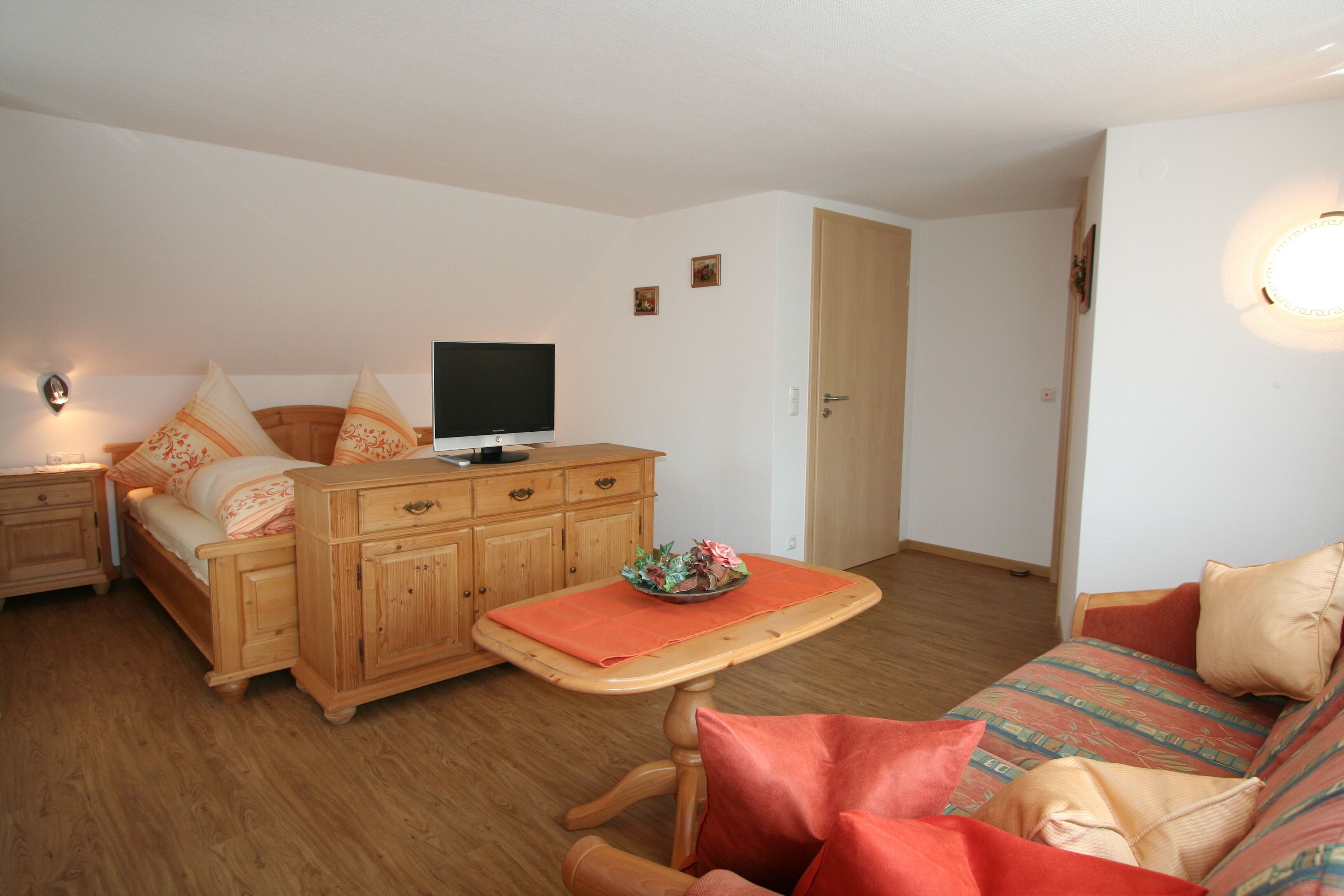 centric location, duplex, pets on request, large South-west roof terrace