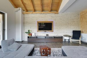 TV, ping pong