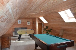 Game room - Swimming pool NOTHING BUT FOR YOU, covered, heated, 6 pers near St Malo BRETAGNE (plancoet)