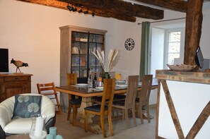 Dining - Swimming pool NOTHING BUT FOR YOU, covered, heated, 6 pers near St Malo BRETAGNE (plancoet)