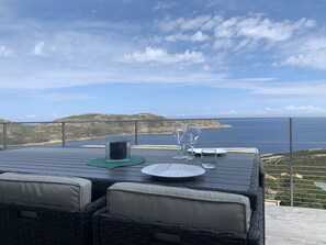 Outdoor dining - SEA VIEW VILLA - CALVI 6 people (Calvi)