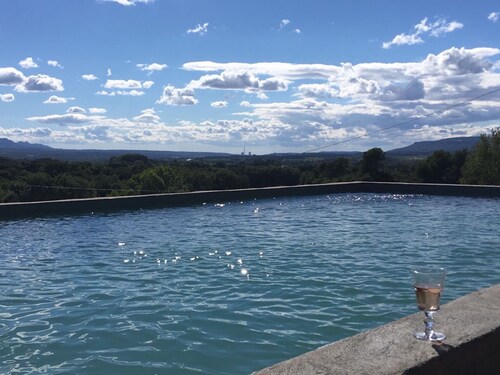 Maison 8/10 personnes avec piscine , magnifique vue sur Ste Victoire 