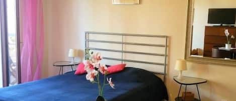 1 bedroom, iron/ironing board, free WiFi, bed sheets