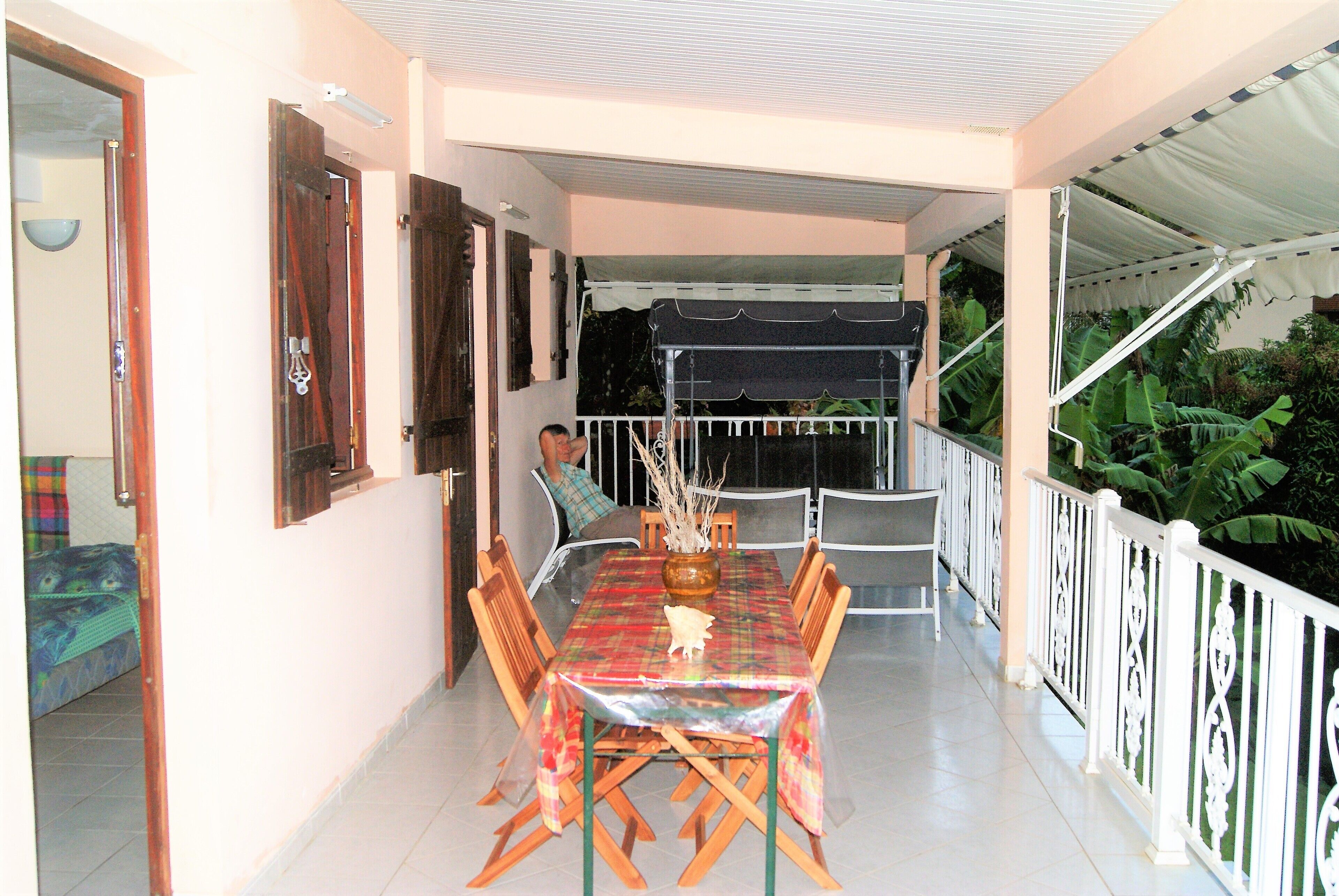 La terrasse, lieu de vie et de restauration