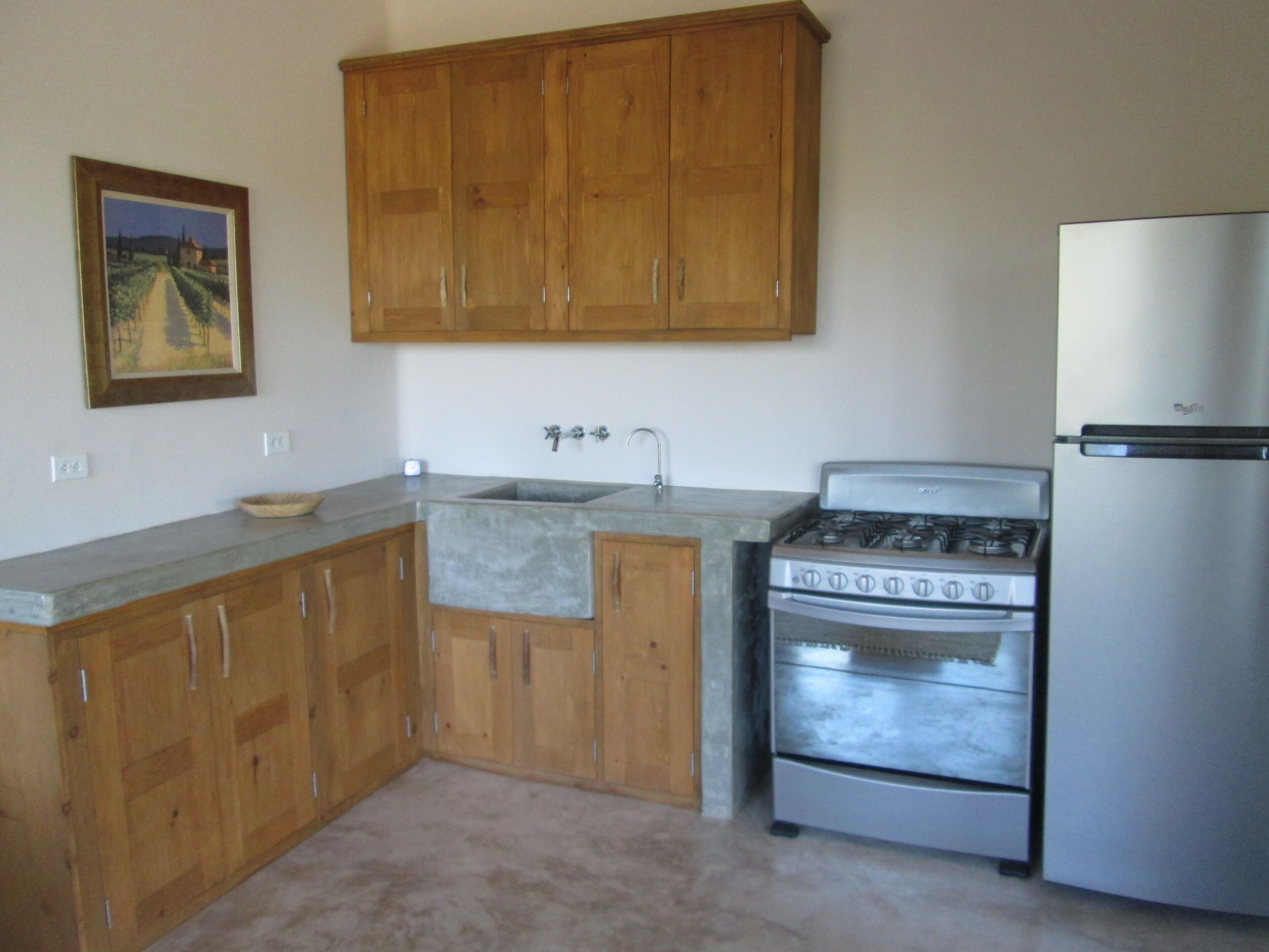 The Hideaway, casita with queen bed, full bath, kitchen, sitting area + terrace 