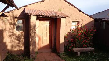 ห้องอีโคโนมี | โต๊ะทำงาน