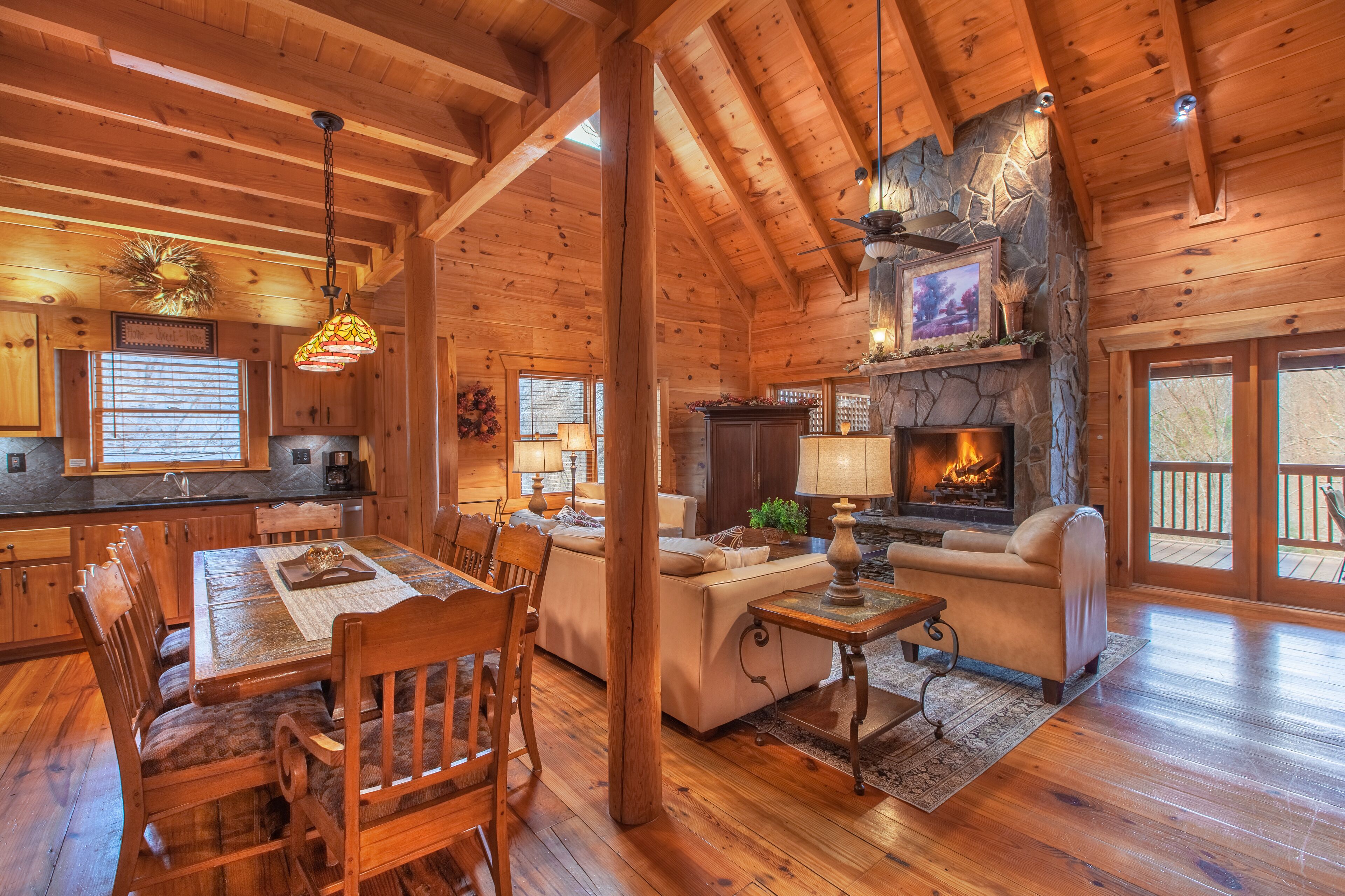 A Rolling River Cabin~Toccoa River Access~15 Minutes to Downtown Blue Ridge