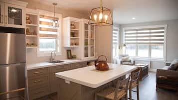 Microwave, coffee/tea maker, cookware/dishes/utensils