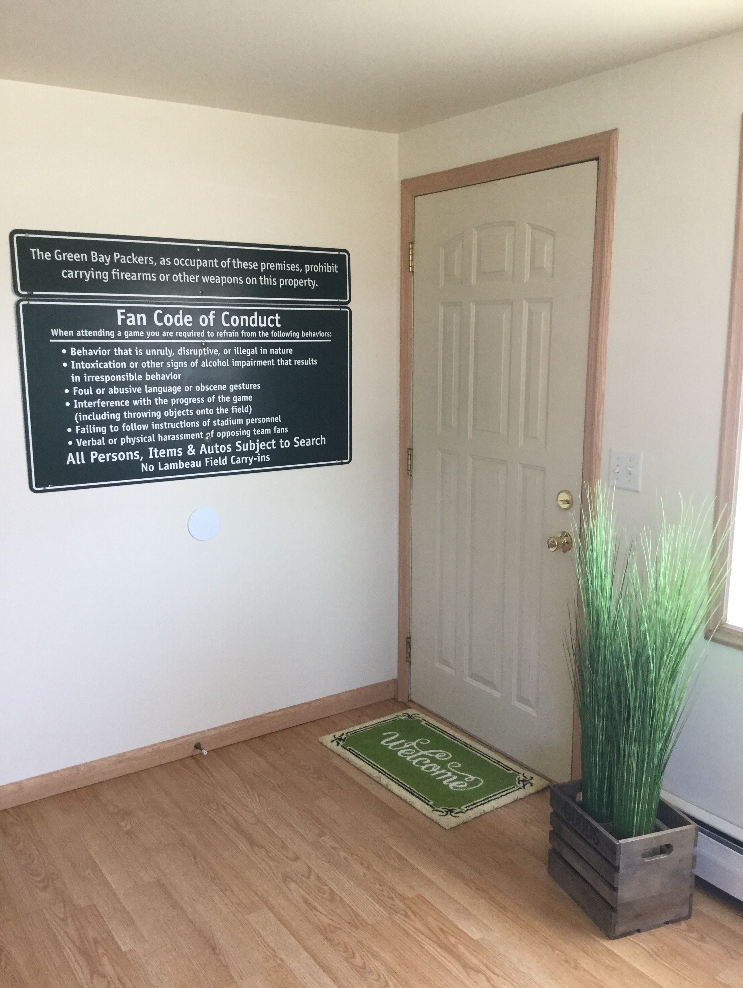 Lambeau Field, Resch, Titletown Rental: 20 “steps” from Your Packer seat! Sweet!