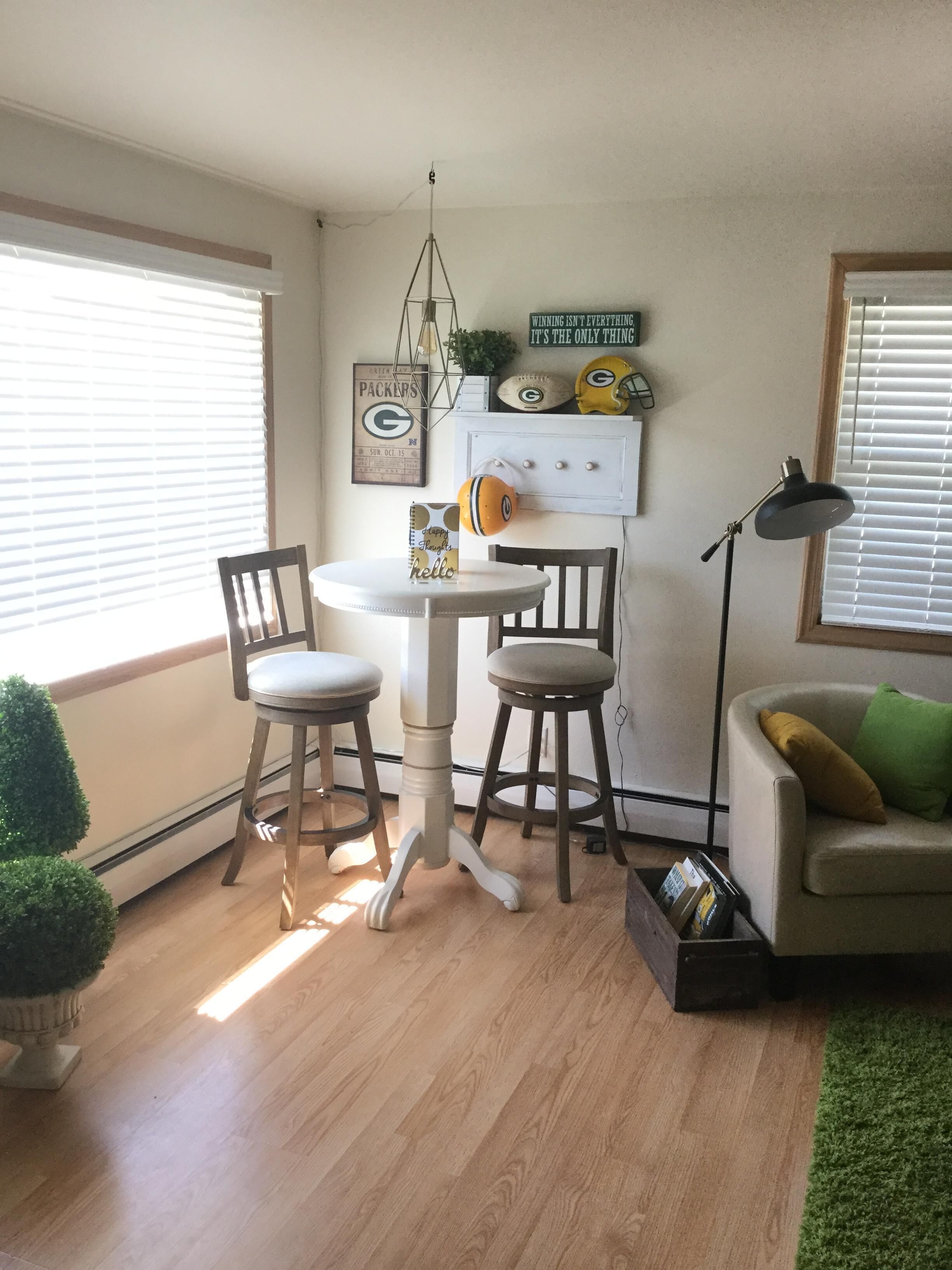 Lambeau Field, Resch, Titletown Rental: 20 “steps” from Your Packer seat! Sweet!