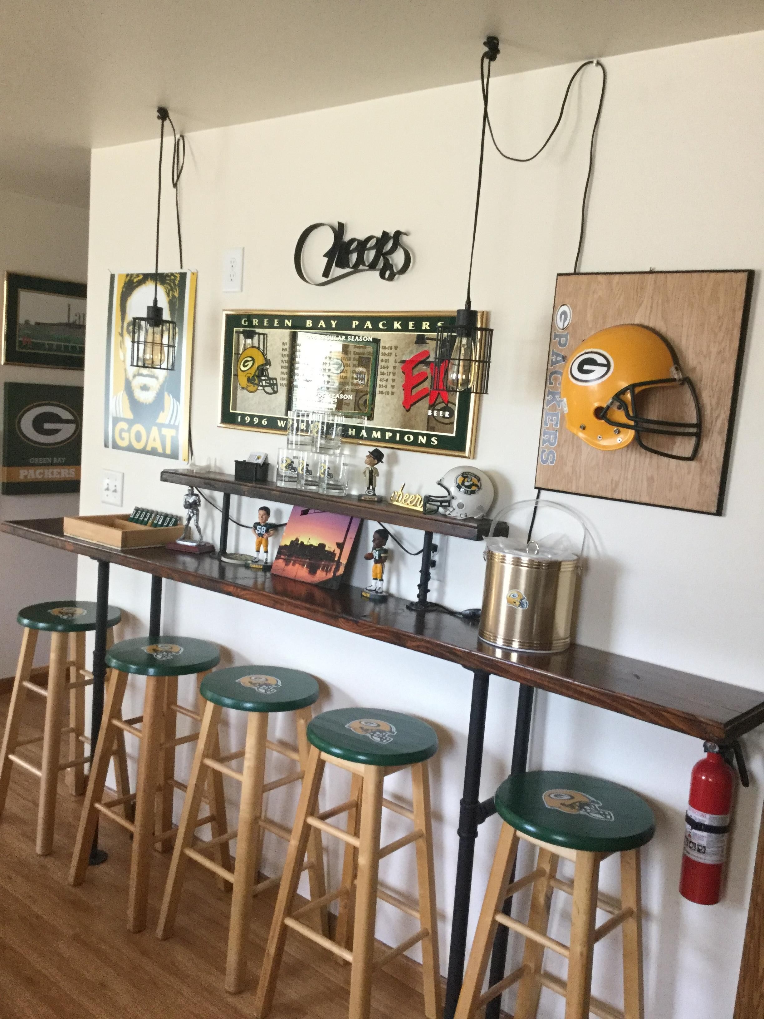 Lambeau Field, Resch, Titletown Rental: 20 “steps” from Your Packer seat! Sweet!