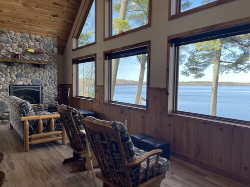 PROMO 22% WEEKLY DISCOUNT
Beautiful, Clean, Home on Lake with Resort Amenities