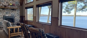 PROMO 22% WEEKLY DISCOUNT
Beautiful, Clean, Home on Lake with Resort Amenities