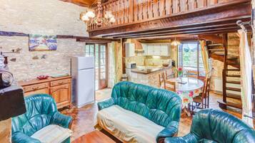 Fernseher, Kamin, DVD-Player, Tischtennisplatte