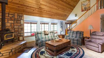 Smart TV, fireplace, video games, table tennis