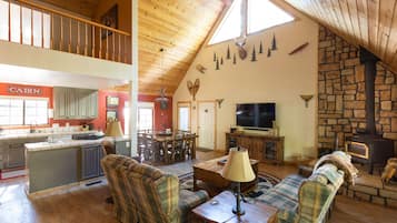 Smart TV, fireplace, video games, table tennis