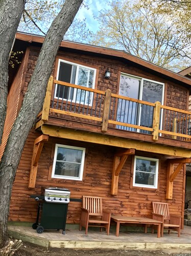 LOCATION, LOCATION, LOCATION! Stay Parkside in Village Center & Walk Everywhere!
