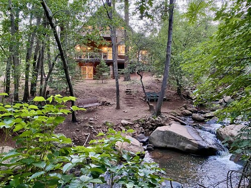 Riverfront Retreat. Year-round river in North Payson.