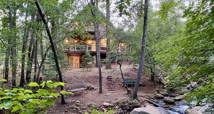 Riverfront Retreat. Year-round river in North Payson.