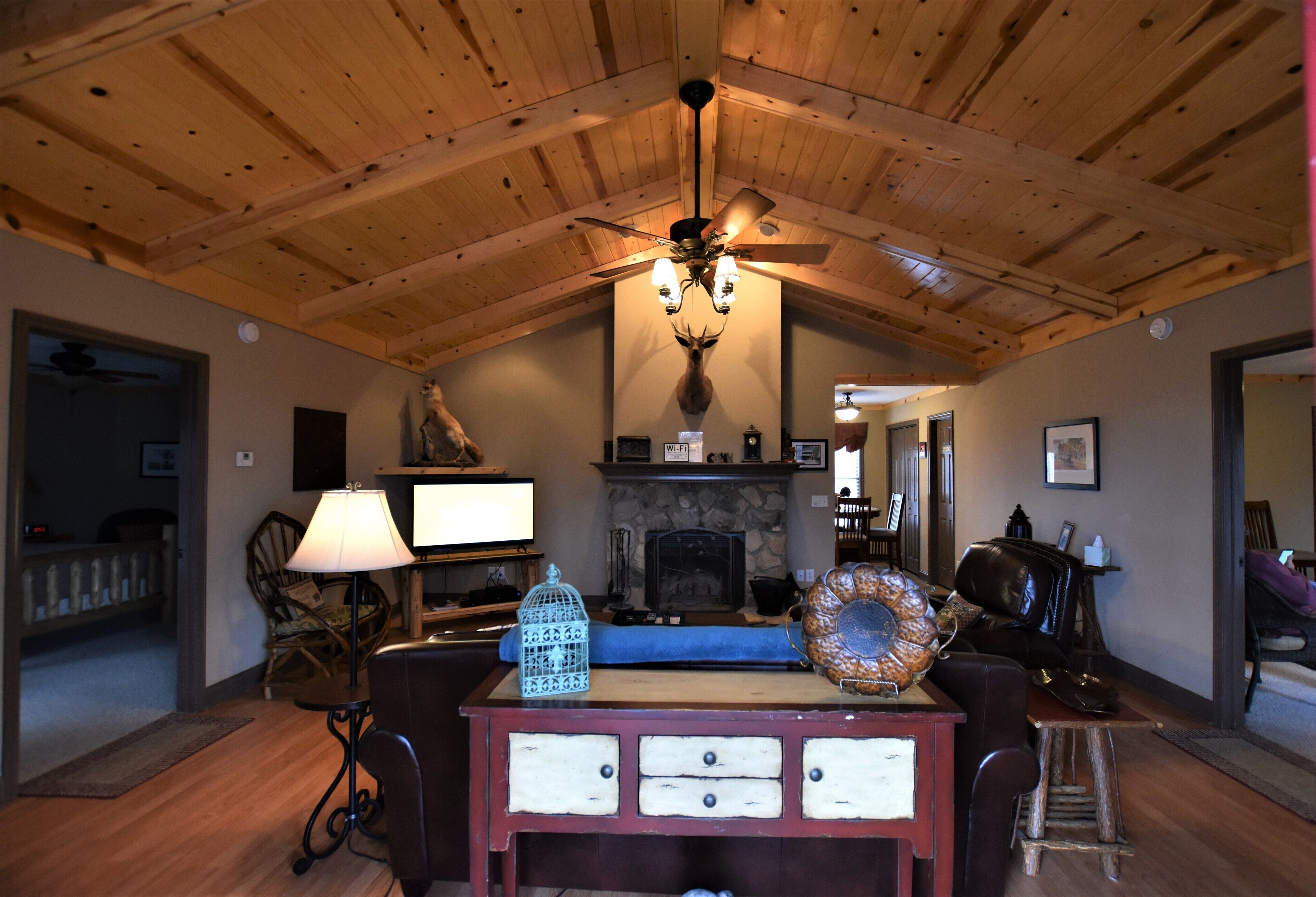 Mountain View Cabin · Gorgous Mt Yonah Views! FIBER OPTIC HIGH SPEED INTERNET!