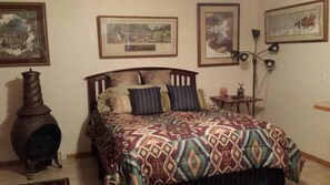 Fer et planche à repasser, lit parapluie, Wi-Fi gratuit, draps fournis