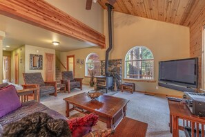 Smart TV, fireplace, DVD player, offices