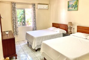 1 dormitorio, escritorio, wifi gratis y ropa de cama