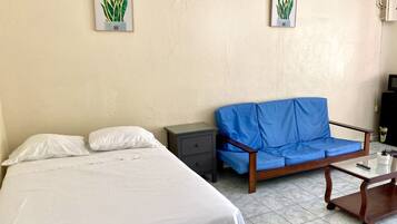 1 bedroom, desk, free WiFi, bed sheets
