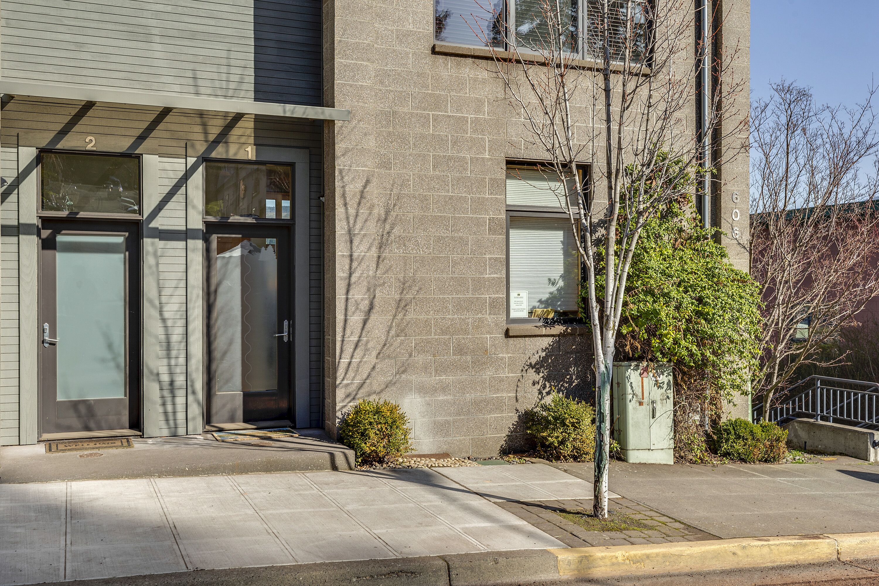 AMAZING LOCATION. Contemporary, beautiful loft in the heart of Downtown HR