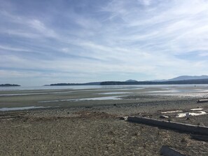 Beach nearby, beach towels