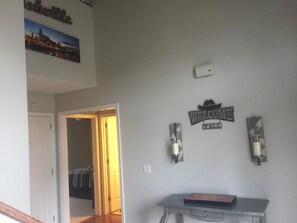 Interior - right at home in Nashville (Nashville)