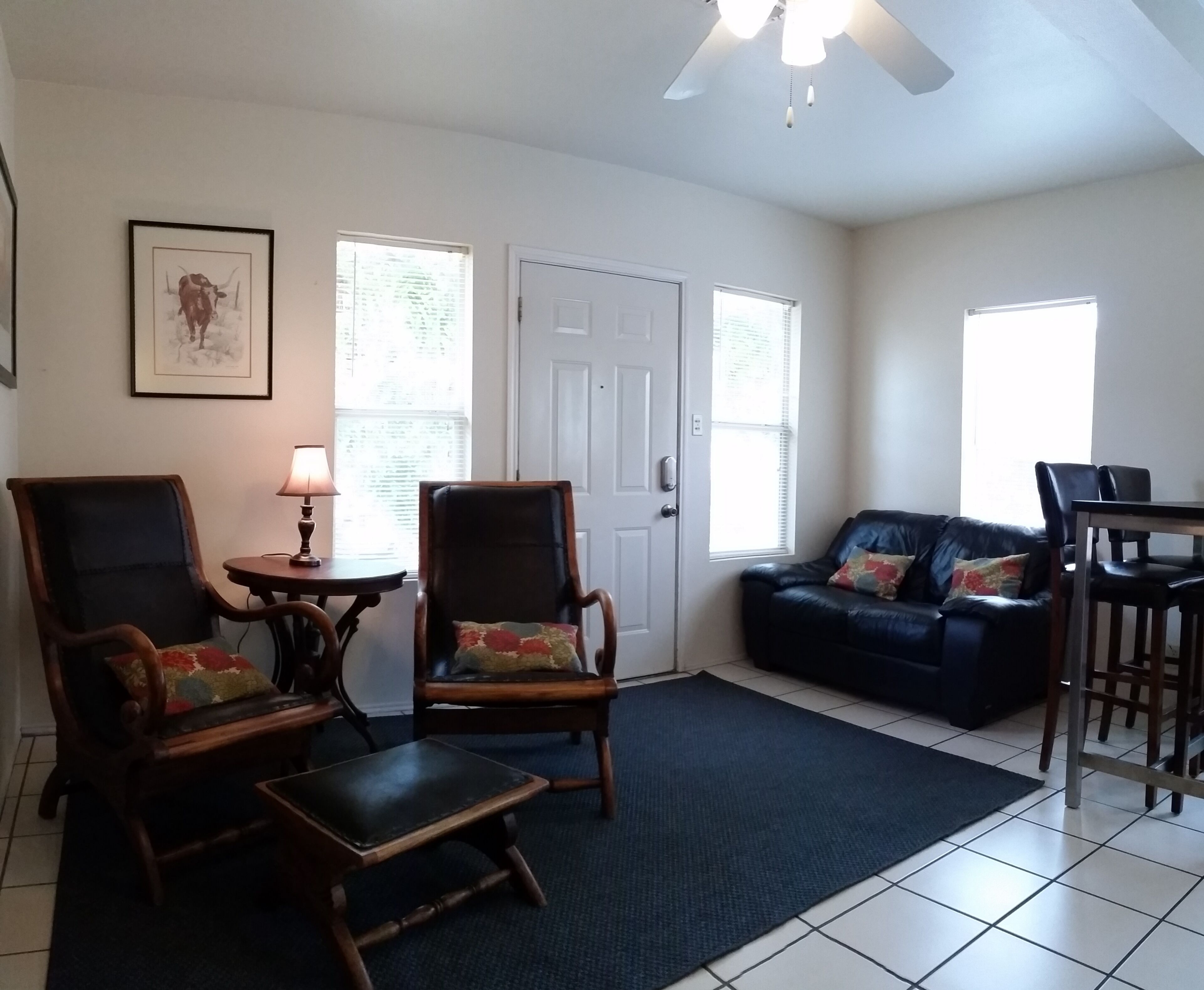 Central Austin Charming 2-1 Only 1 Block to UT; 1.5 Mile to DT Austin