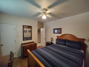 2 slaapkamers, een strijkplank/strijkijzer, wifi, beddengoed